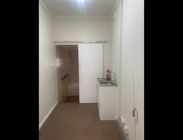 BUSINESS PROPERTY TO RENT IN MILL PARK